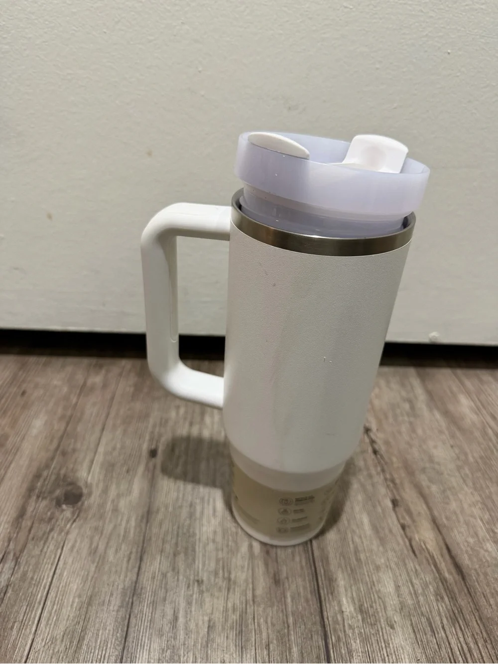 Stanley 30 oz Quencher H2.0 Flowstate Tumbler Frost White NEW No Straw See Flaw - Picture 3 of 10